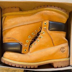 Timberland Men’s Wheat Leather Lace-Up Work Boots with Black Collar